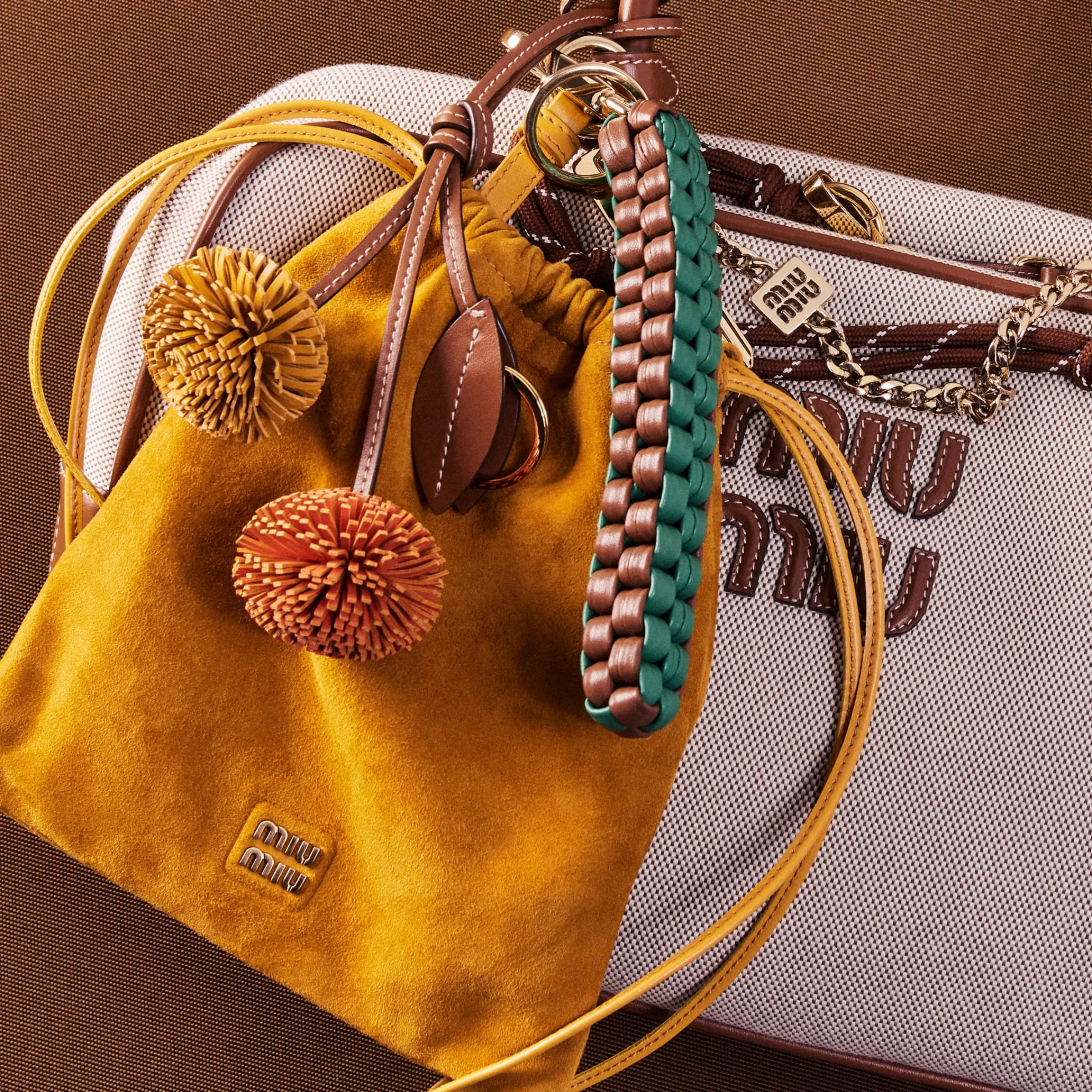 Leather trick>Miu Miu Outlet