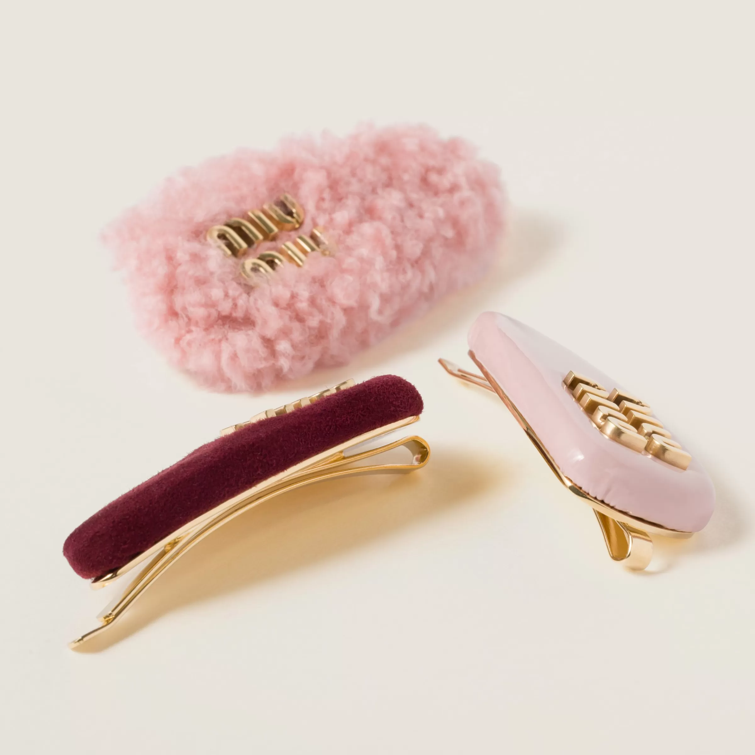 Set of leather, suede, and shearling hair clips>Miu Miu Clearance