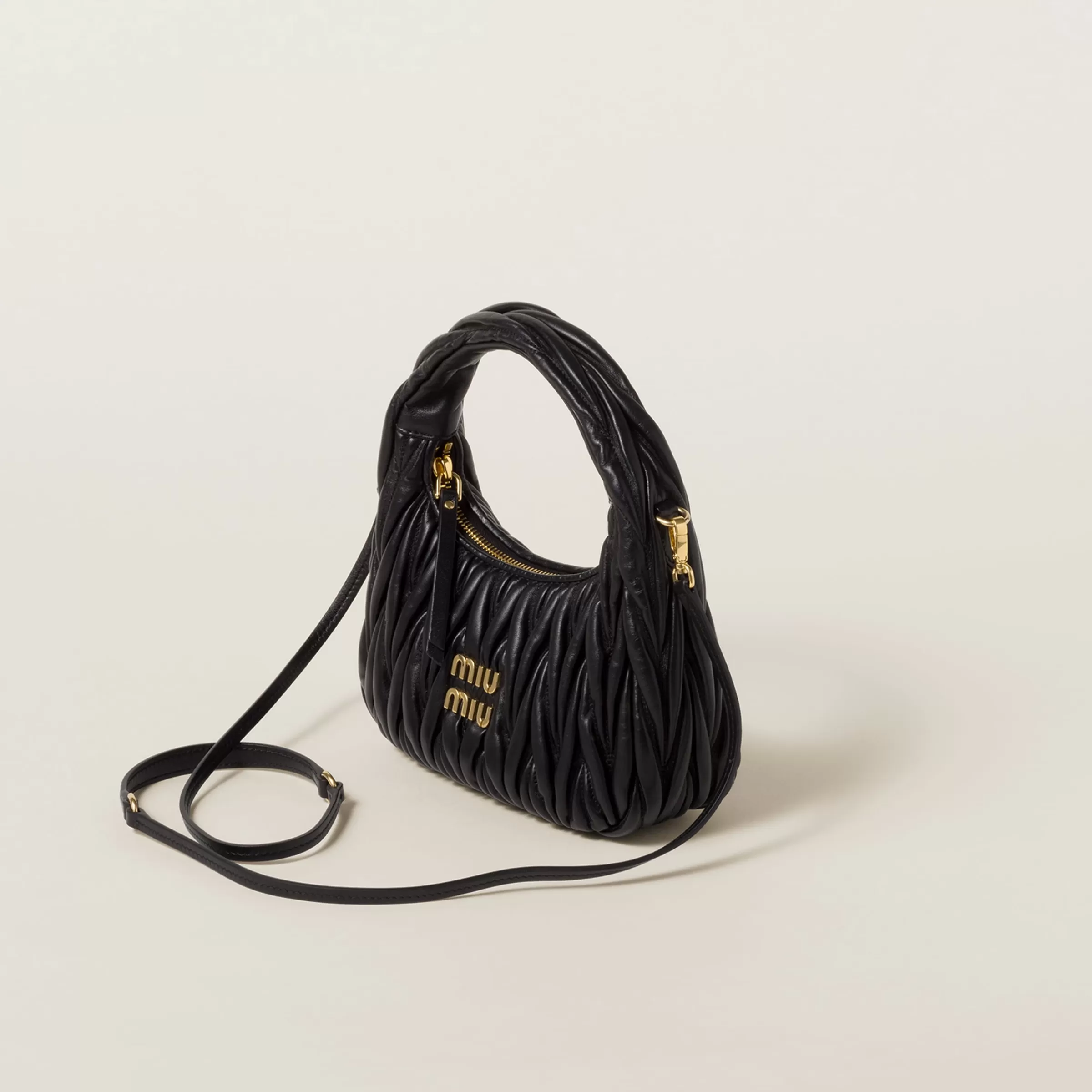 Wander matelassé nappa leather hobo bag>Miu Miu Outlet