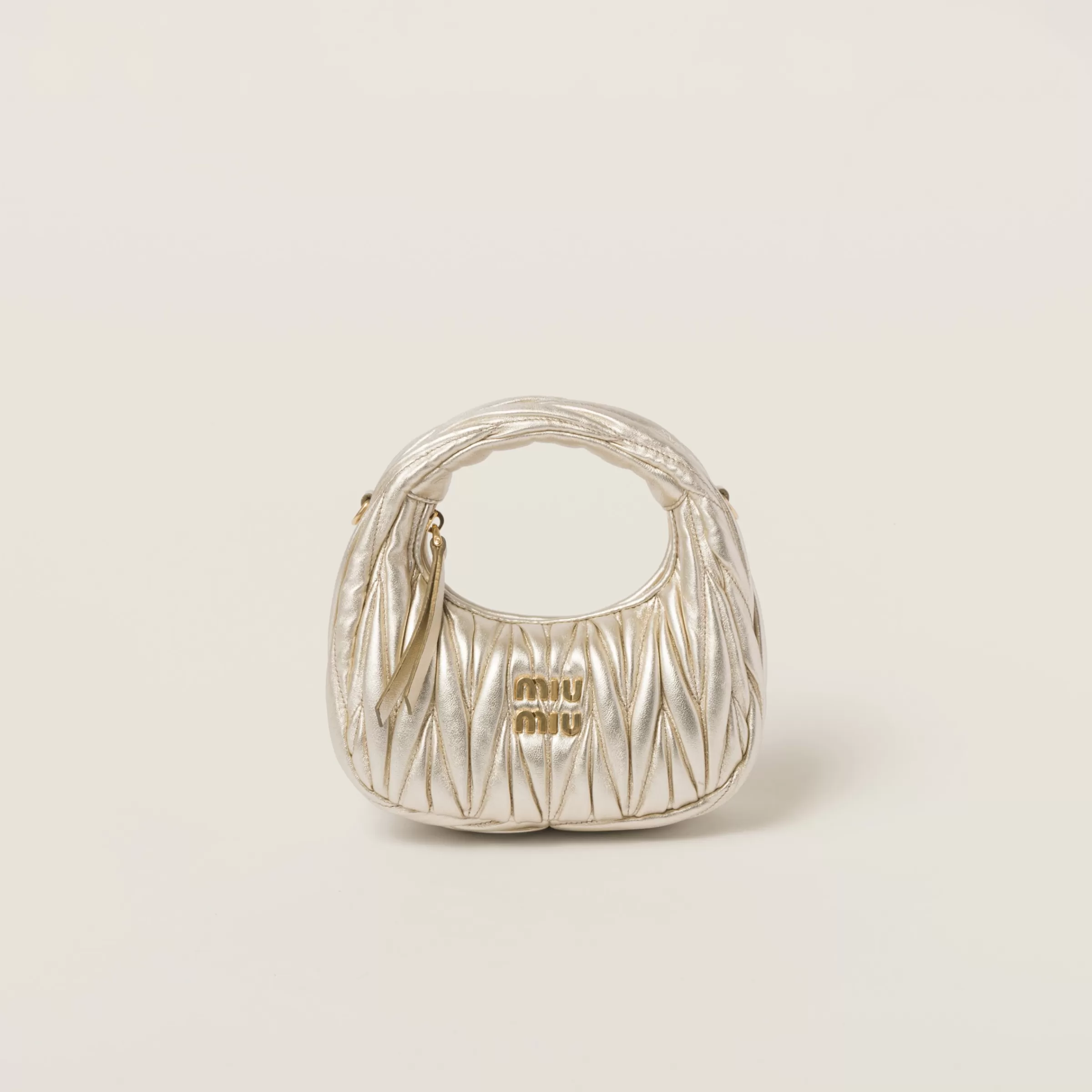 Wander matelassé nappa leather hobo mini-bag>Miu Miu Shop