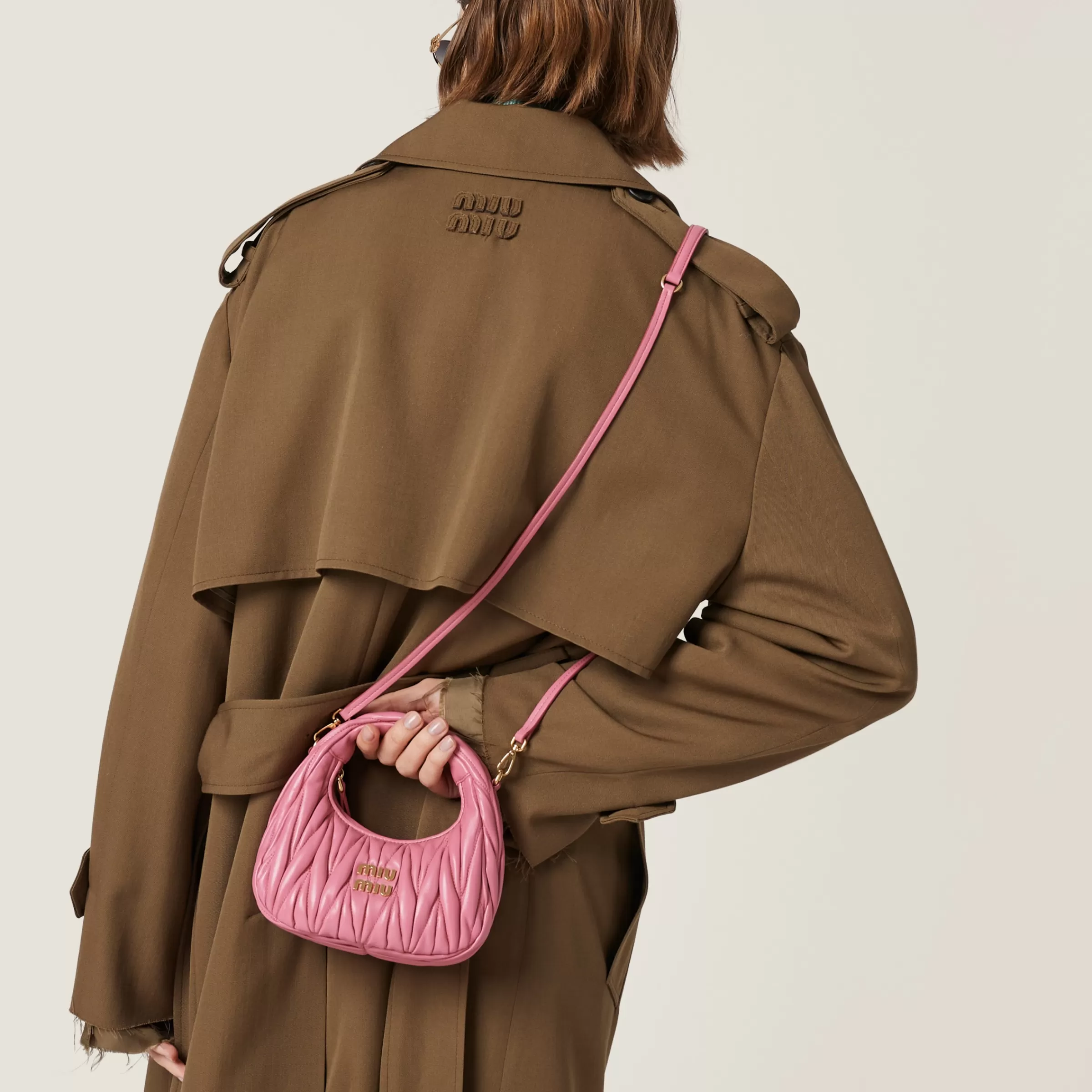 Wander matelassé nappa leather hobo mini-bag>Miu Miu Store
